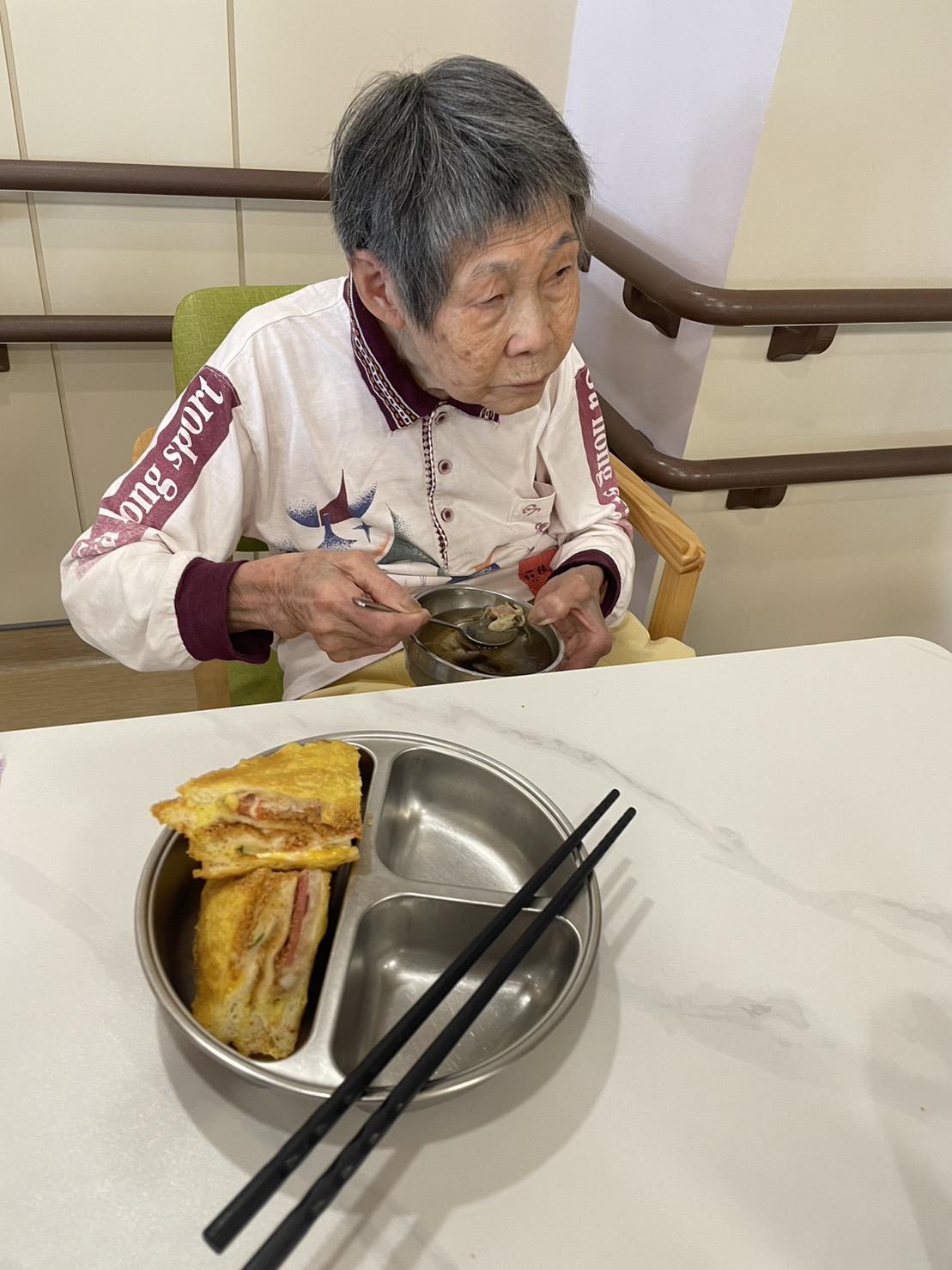 銀寶長照社團法人私立後龍住宿長照機構-銀寶快樂餐