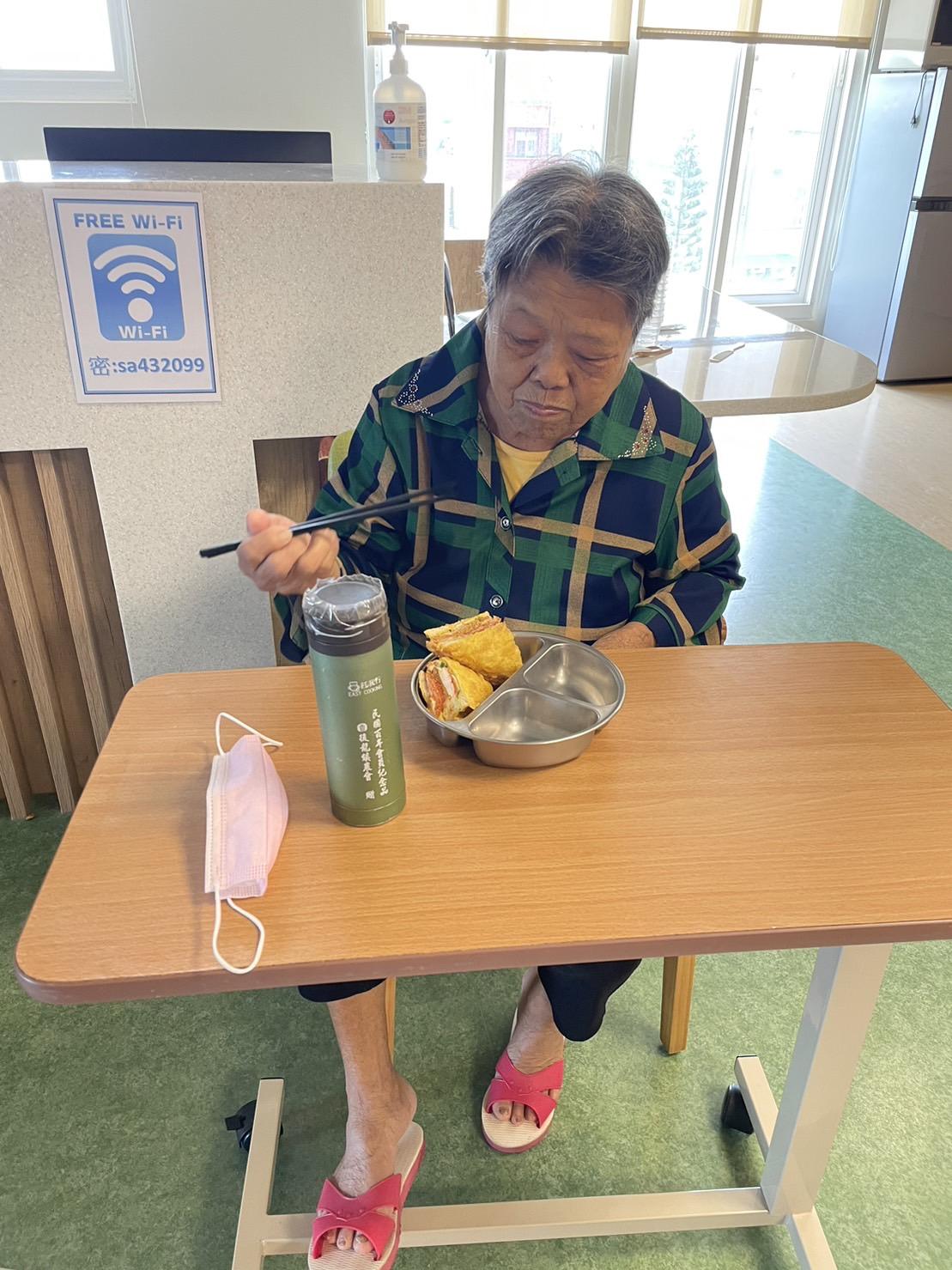 銀寶長照社團法人私立後龍住宿長照機構-銀寶快樂餐